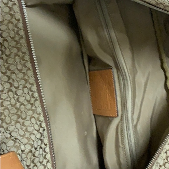 A coach bag ( the bag wasnt sold ) - Picture 2 of 3